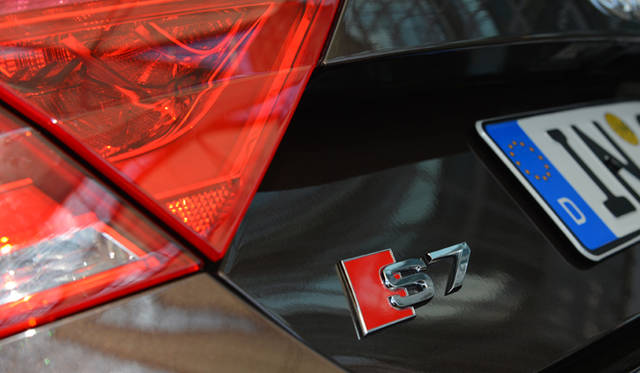 <strong>Audi S7 Sportback｜アウディ S7 スポーツバック</strong>