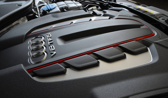 <strong>Audi S6 / S6 Avant / S7 Sportback｜アウディ S6 / S6 アバント / S7 スポーツバック</strong>　“シリダーオンデマンド（気筒休止機構）”を組み込んだ4リッターV型8気筒ツインターボエンジンは最高出力309 kW (420ps)/5,500-6,400rpm、最大トルク550Nm/1,400-5,200rpm