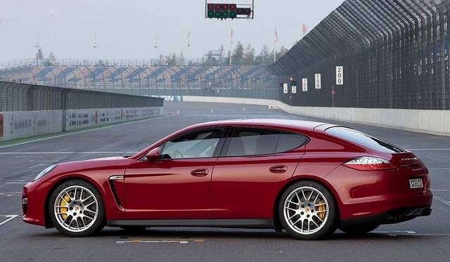 <strong>Porsche Panamera ｜ポルシェ パナメーラGTS</strong>