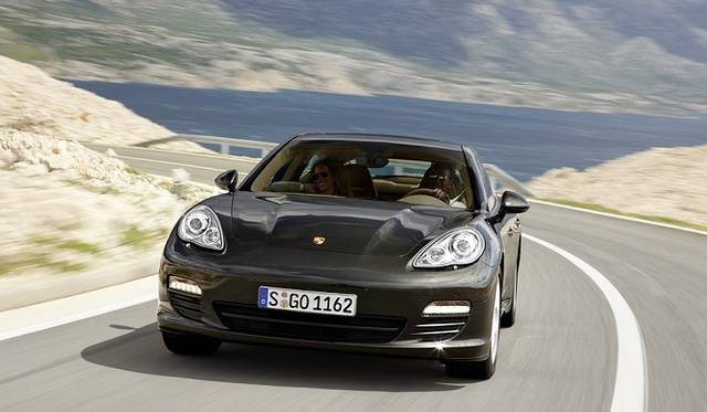 <strong>Porsche Panamera ｜ポルシェ パナメーラS</strong>