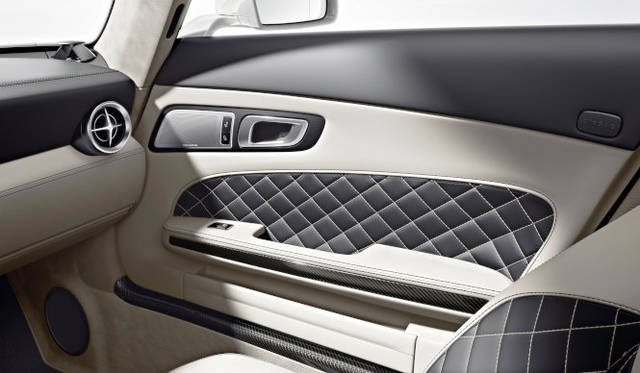 <strong>Mercedes-Benz SLS AMG GT ｜ メルセデスベンツ SLS AMG GT</strong>　オプションのAMGデジーノ エクスクルーシブ スタイル レザー