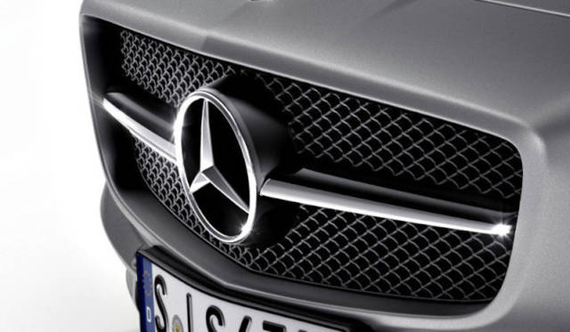 <strong>Mercedes-Benz SLS AMG GT ｜ メルセデスベンツ SLS AMG GT</strong>　黒のくわわったフィンブレード