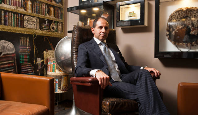 <strong>Secrets behind the Success｜カルロ・ガリリオ</strong>　アルフレッドダンヒルCEOのカルロ・ガリリオさん