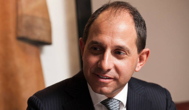 <strong>Secrets behind the Success｜カルロ・ガリリオ</strong>　「私の考えるダンヒル・マンを一言であらわすなら、英国紳士です」