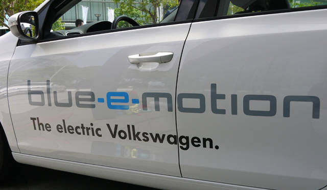 <strong>Volkswagen Golf blue-e-motion｜フォルクスワーゲン ゴルフ ブルーe-モーション</strong>