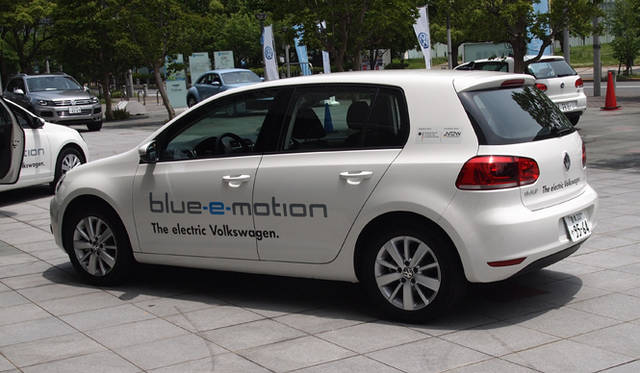 <strong>Volkswagen Golf blue-e-motion｜フォルクスワーゲン ゴルフ ブルーe-モーション</strong>