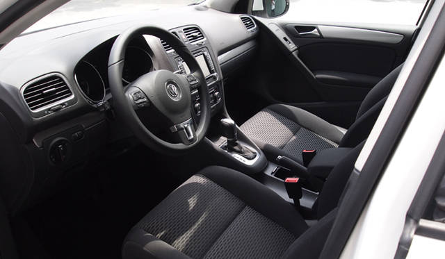 <strong>Volkswagen Golf blue-e-motion｜フォルクスワーゲン ゴルフ ブルーe-モーション</strong>