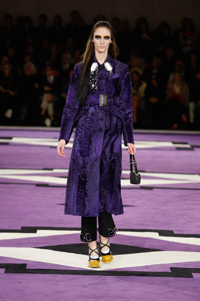 <strong>PRADA｜プラダ</strong>　2012-13年秋冬コレクション　©PRADA