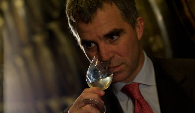 <strong>KRUG｜クリュッグ</strong>　1000回ものテイスティングを重ね、「アッサンブラージュ」の芸術が完成する