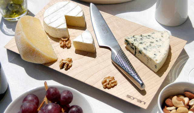 <strong>sorani｜ソラニ</strong>　チーズを切り分けたり、簡単なおつまみを作るのに便利