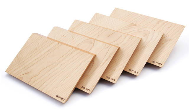 <strong>sorani｜ソラニ</strong>　日本国内で熟練した職人の加工により一点一点制作されている