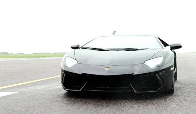 <strong>Lamborghini Aventador LP 700-4｜ランボルギーニ アヴェンタドール LP 700-4</strong>