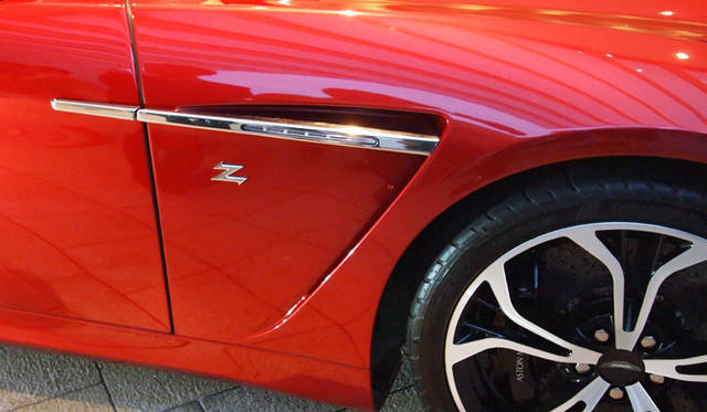 <strong>ASTON MARTIN V12 ZAGATO｜アストンマーティンV12ザガート</strong>　ブレーキ周辺の熱を逃がすための開口部