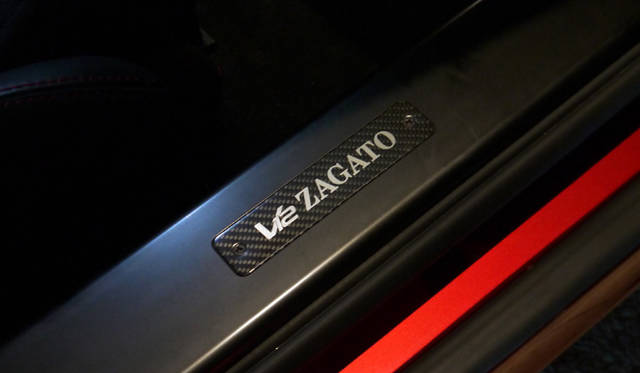 <strong>ASTON MARTIN V12 ZAGATO｜アストンマーティンV12ザガート</strong>　サイドシルのプレート