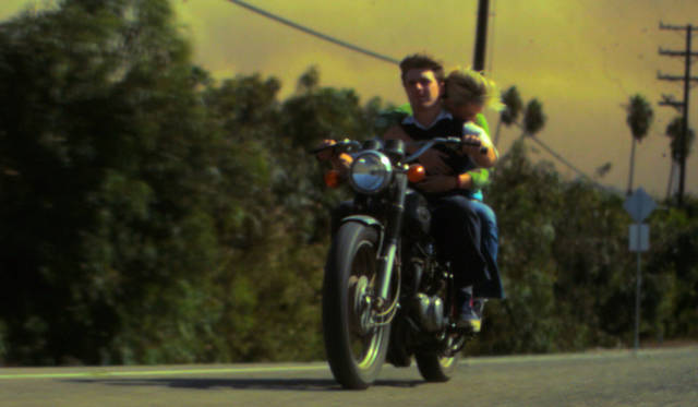 <strong>映画『ベルフラワー』</strong>　かつてのアメリカン・ニューシネマ誕生をおもわせる鮮烈さで、私たちを魅了する　© 2011 Bellflowerthemovie, LLC