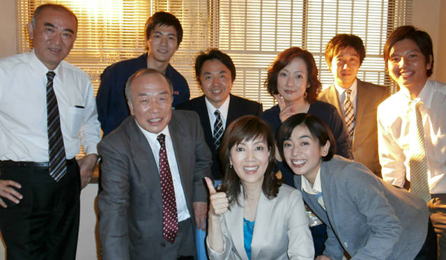 <strong>戸田恵子｜『新・おみやさん』にはじまる、怒涛の春をプレイバック！</strong>　『新・おみやさん』共演者の皆さんと