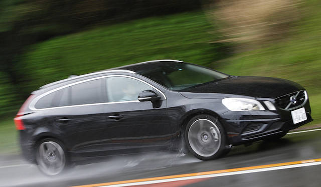 <strong>Volvo V60 T4 R-DESIGN｜ボルボ V60 T4 R-デザイン</strong>