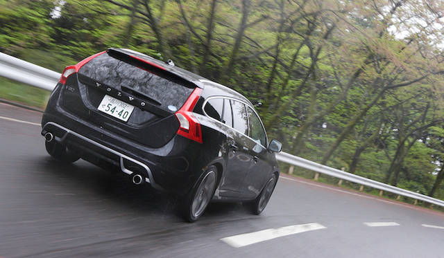 <strong>Volvo V60 T4 R-DESIGN｜ボルボ V60 T4 R-デザイン</strong>