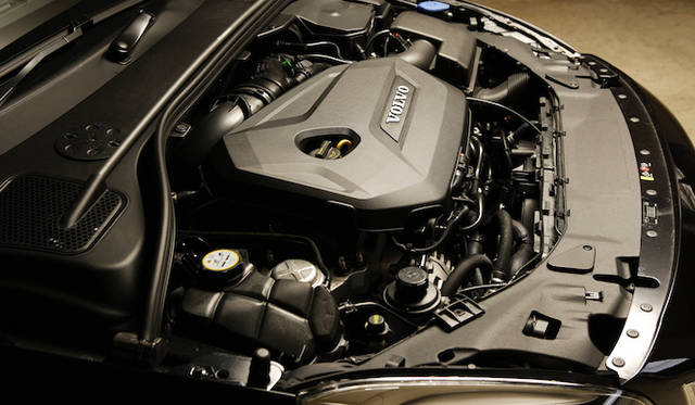 <strong>Volvo V60 T4 R-DESIGN｜ボルボ V60 T4 R-デザイン</strong>