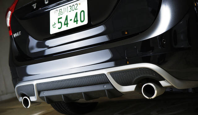 <strong>Volvo V60 T4 R-DESIGN｜ボルボ V60 T4 R-デザイン</strong>