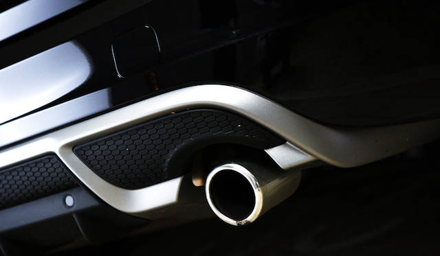 <strong>Volvo V60 T4 R-DESIGN｜ボルボ V60 T4 R-デザイン</strong>