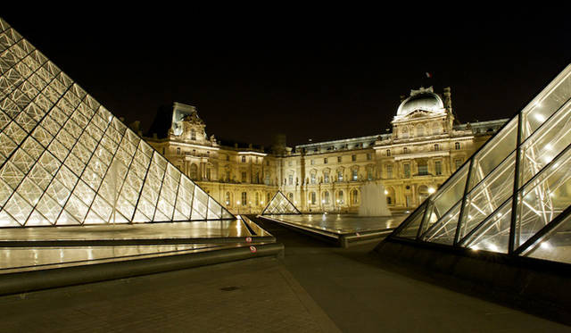 <strong>東芝│TOSHIBA</strong>　今年5月には、そのナポレオン広場の改修が完了