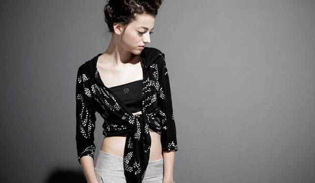 <strong> Tialeeray｜ティアリーレイ</strong>　2012春夏コレクション　“イージースポーツライン”