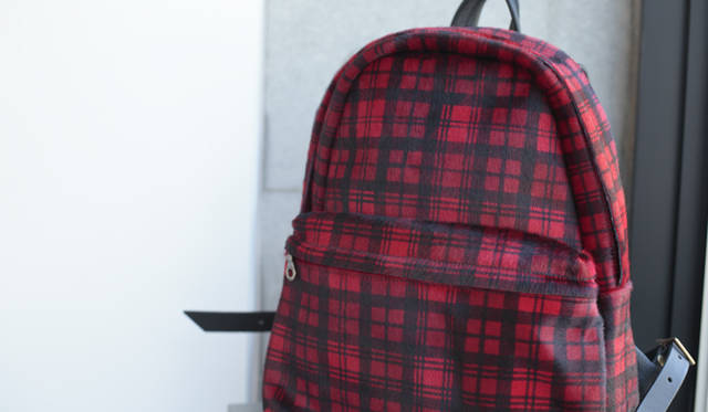 タータンチェックをプリントしたヘアポニー素材は、Jas M.B.ならではのあたらしい試み