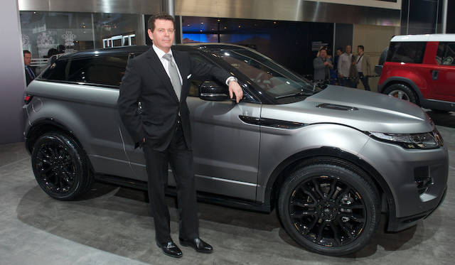 ランドローバーのデザイナー、ジェリー・マクガヴァン氏とレンジローバー・イヴォーク