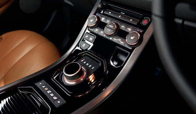 <strong>Range Rover Evoque ｜ レンジローバー・イヴォーク(2012年モデル)</strong>