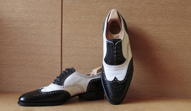<strong> JOHN LOBB｜ジョンロブ</strong>　NIGO®さんのビスポーク　「Richelieu F.D.E.」バイカラー（黒×白）　※Richelieu＝フランス語でOxfordの意味
