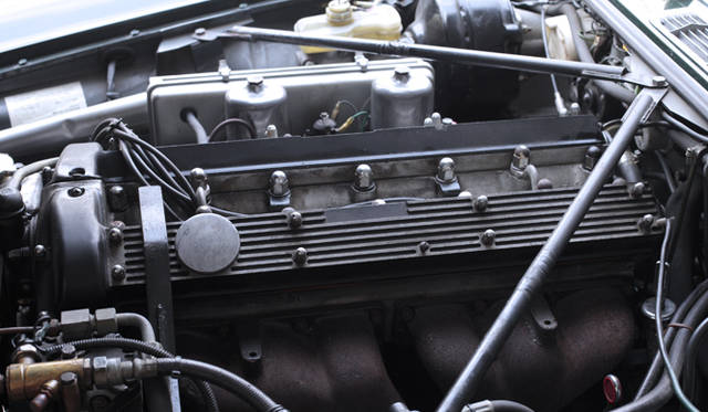 <strong>あなたのクルマ 見せてください　第4回　谷口勝彦×ジャガー XJ6 シリーズ1</strong>