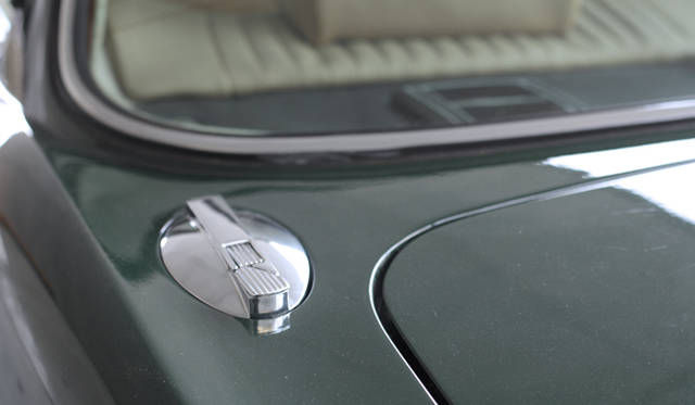 <strong>あなたのクルマ 見せてください　第4回　谷口勝彦×ジャガー XJ6 シリーズ1</strong>