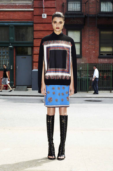 　2013年春夏プレコレクション