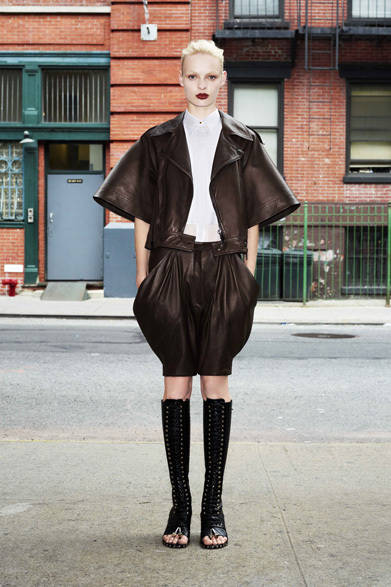 　2013年春夏プレコレクション