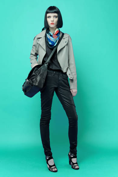 　2013年春夏プレコレクション