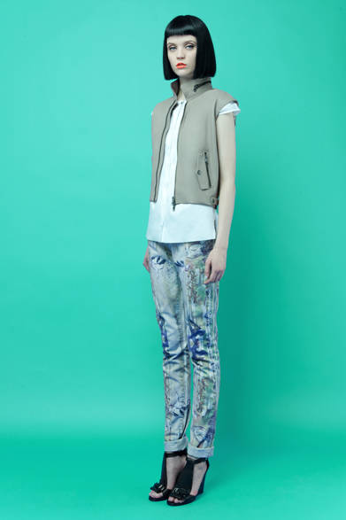 　2013年春夏プレコレクション