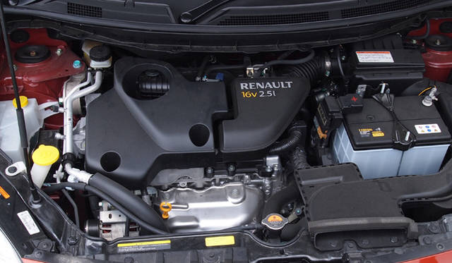 <strong>Renault Koleos｜ルノー コレオス</strong>　2,488cc4気筒エンジン