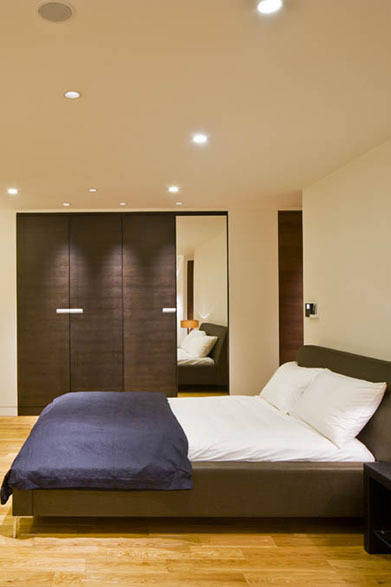 <strong>TIME & STYLE｜タイム アンド スタイル</strong>　寝室収納