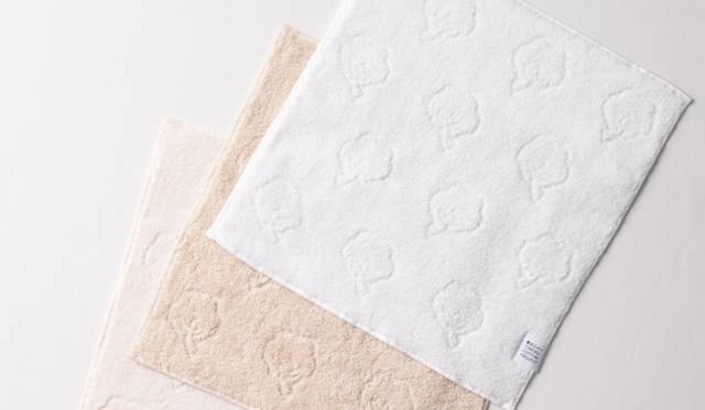 <strong>東北コットンプロジェクト</strong>　ホワイト、ピンク、ベージュの3色展開©中野幸英