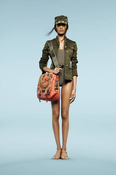 　2013年春夏プレコレクション