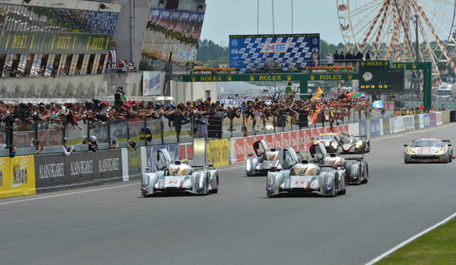 <strong>24 Heures du Mans｜ル・マン24時間レース</strong>　Audi R18 4台によるウイニングラン