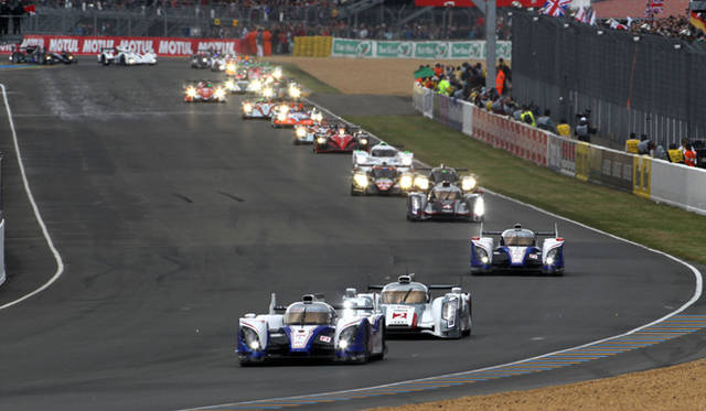 <strong>24 Heures du Mans｜ル・マン24時間レース</strong>　スタート直後