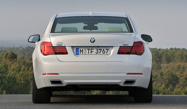 <strong>BMW 7 series｜ビー・エム・ダブリュー 7シリーズ</strong>　750d xDrive