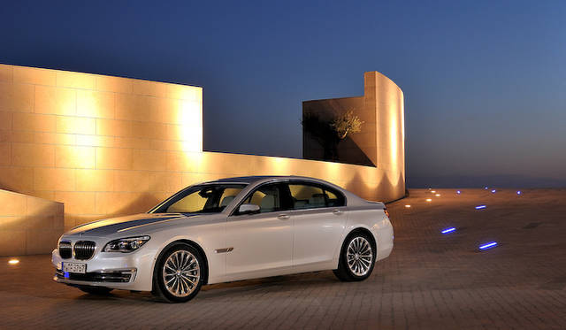 <strong>BMW 7 series｜ビー・エム・ダブリュー 7シリーズ</strong>　750d xDrive