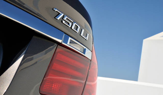 <strong>BMW 7 series｜ビー・エム・ダブリュー 7シリーズ</strong>