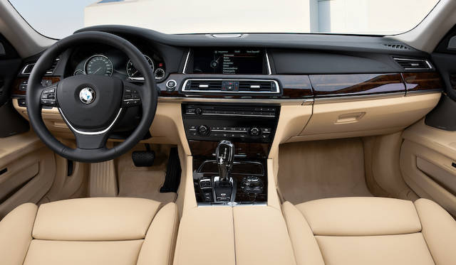 <strong>BMW 7 series｜ビー・エム・ダブリュー 7シリーズ</strong>