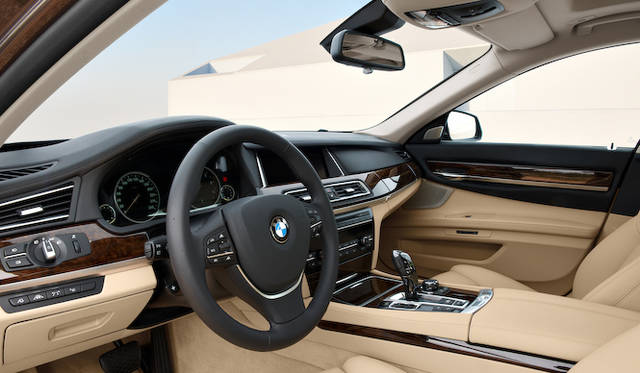 <strong>BMW 7 series｜ビー・エム・ダブリュー 7シリーズ</strong>