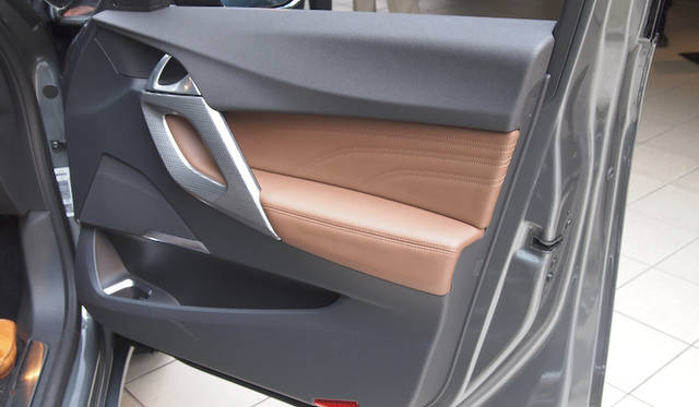 <strong>Citroen DS5｜シトロエン DS5</strong>