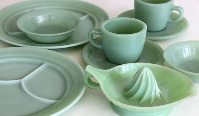 　ファイヤーキング社のジェイド（翡翠）ガラスのレストラン用食器（40’s）